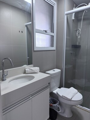 Condo conforto, sacada, vista para a praia | Banheiro