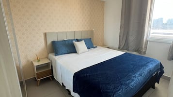 Comfort Condo, Balcony, Beach View | Blackout curtains, iron/ironing board, free WiFi