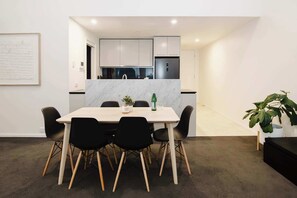 Dining - Modern Melbourne Apartment with Parking & Balcony (Melbourne)