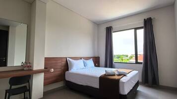 Superior Double Room | Premium bedding, individually furnished, desk, laptop workspace