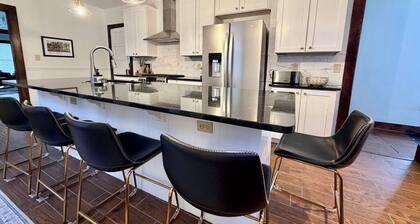 New! Luxury Comfort Meets Work & Play in Heart of Dayton.