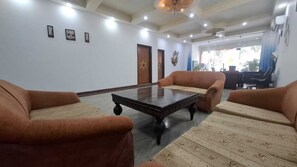 Lobby sitting area - Taj homes - A Unit of Sahni's Villa (Gurugram)