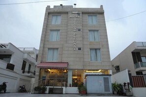 Front of property - Hotel Grand Tushar Elegant (Ghaziabad)