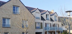 Exterior - L'Eclose - Les Korrigans (GUILVINEC)