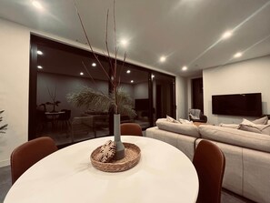 Unclassified image, 2 of 16, button - 2BR | Private Hot Tub | Views | Luxury | New Home (Squamish-Lillooet)