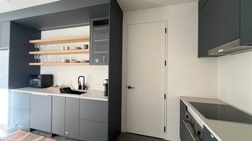 Kühlschrank, Ofen, Herdplatte, Geschirrspüler