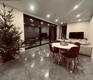 Unclassified image, 5 of 16, button - 2BR | Private Hot Tub | Views | Luxury | New Home (Squamish-Lillooet)