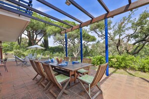 Outdoor dining - Villa Capo Bianco - direct access to the sea (Portoferraio)