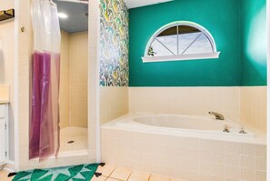 Hair dryer - Tiger Point Tiki=-New Listing Gulf Breeze, 4-bedroom home with a Pool, Game Room! (Gulf Breeze)