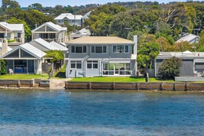 Exterior - River Meets Ocean Edge | Absolute Waterfront (Barwon Heads)
