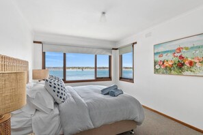 6 habitaciones, escritorio, wifi y ropa de cama 