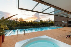 Outdoor spa tub - INHOUSE GROUP (Rionegro)