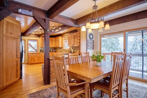 Dining - Timbercrest Lodge - Hot Tub Nights, Mountain Air (Leavenworth)