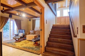 Interior - Timbercrest Lodge - Hot Tub Nights, Mountain Air (Leavenworth)