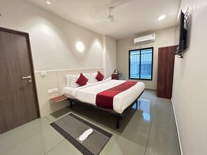 Deluxe Double Room, City View | Desk, soundproofing, iron/ironing board, free WiFi - Swagstay Hotel Riviera Grand Nagpur (Nagpur)