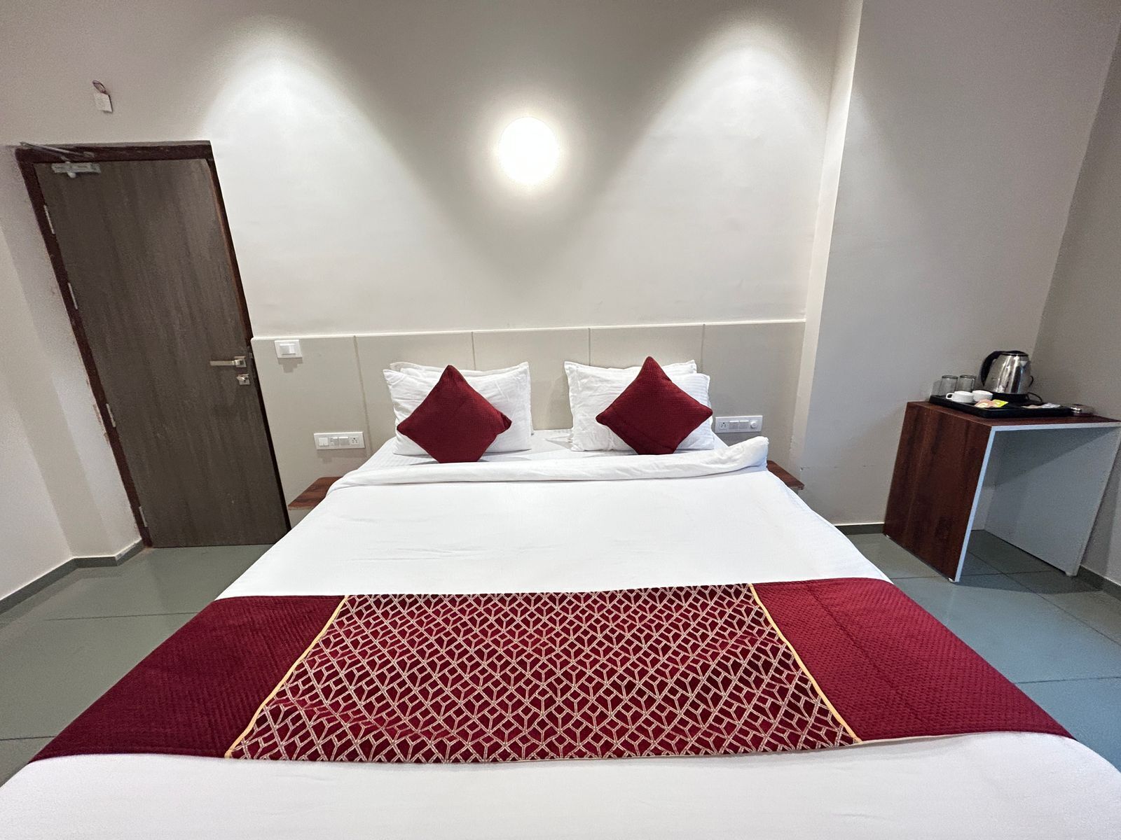 Deluxe Double Room, City View | Desk, soundproofing, iron/ironing board, free WiFi