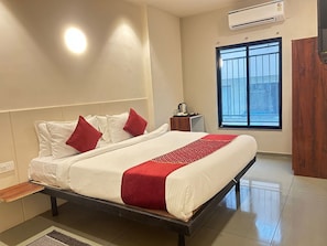 Deluxe Double Room, City View | Desk, soundproofing, iron/ironing board, free WiFi - Swagstay Hotel Riviera Grand Nagpur (Nagpur)