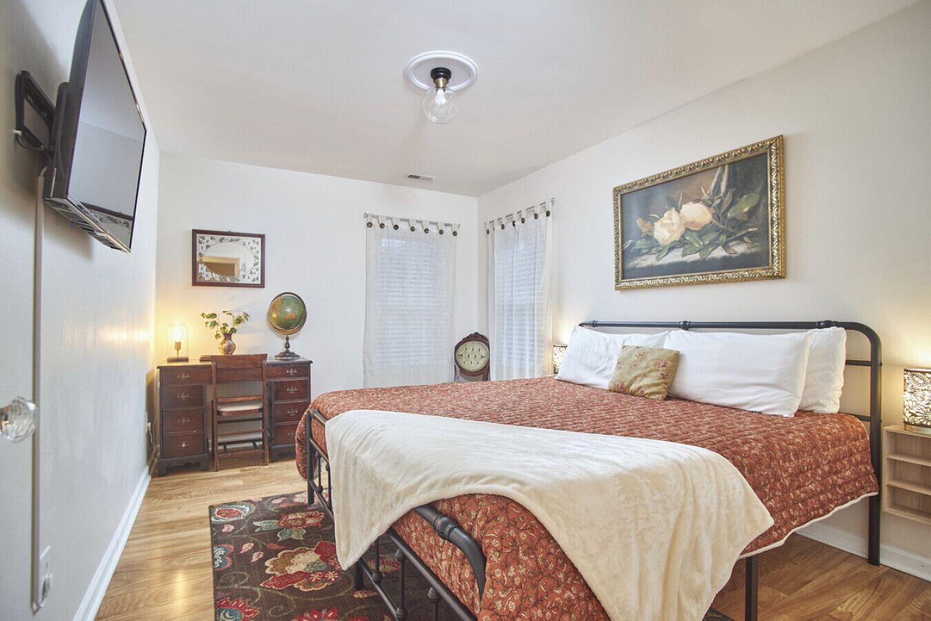 デスク、アイロン / アイロン台、WiFi、ベッドシーツ