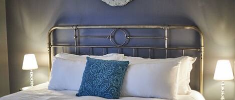 Bureau, fer et planche à repasser, Wi-Fi, draps fournis