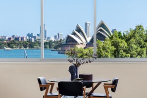 Dining - Artistic Opera House Retreat (Kirribilli)