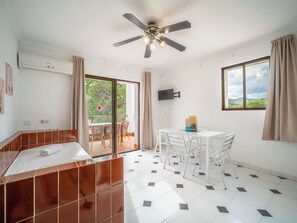 Desk, Internet - Es Grop by Interhome (Sant Joan de Labritja)
