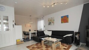 Bungalow | Living room - Bungalow mit Kamin in Dornumersiel (Dornum)