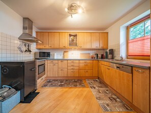 Private kitchen - Alpine chalet charm with balcony in Embach (Embach)