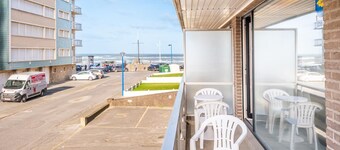 Stijlvol appartement direct aan het strand