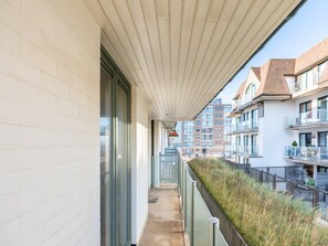 Property grounds - Beautiful flat with prime location by the dunes (Koksijde)