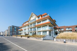 Exterior - Beautiful flat with prime location by the dunes (Koksijde)