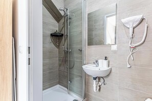 Basic Apartment | Bathroom - Stylish 1BR Apartment Westbahnhof (Vienna)