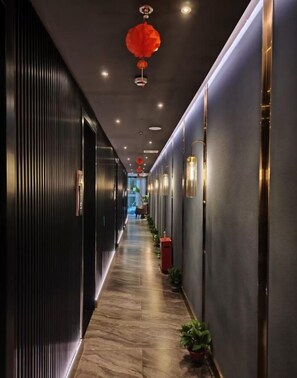 Massages - JinglaiHotel JinganTempleChangshou Metro (Shanghai)