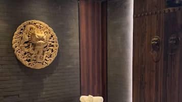 Diepe bindweefselmassages, wikkeltherapie, reflexologie