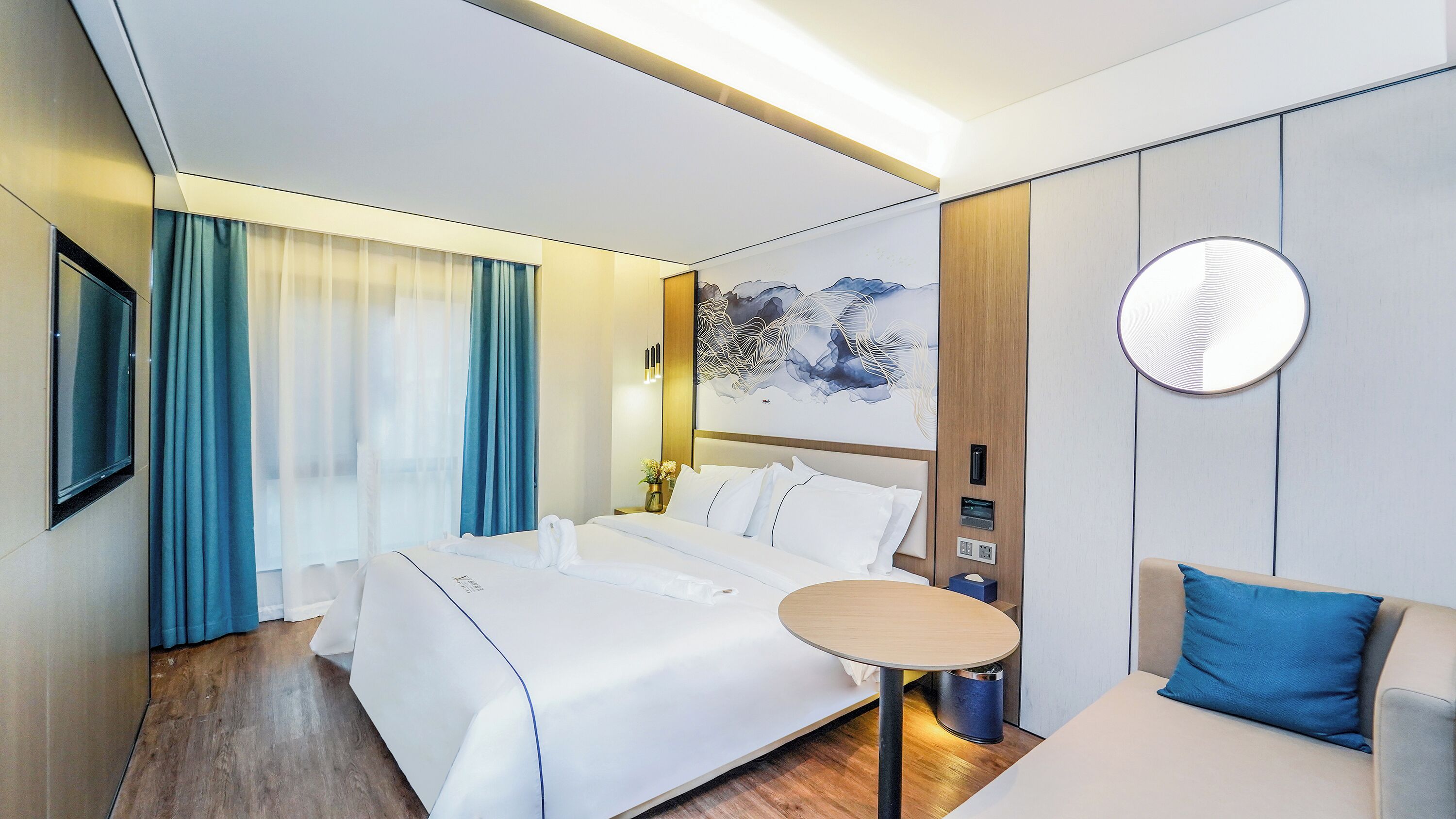 Business Single Room | In-room safe, desk, laptop workspace, blackout curtains