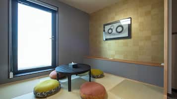 和室 | セーフティボックス (室内)、ノートパソコン用作業スペース、WiFi (無料)