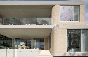 Exterior - Luxury Mansion with Direct Woodford Bay Access & NYE Fireworks Views (Longueville)