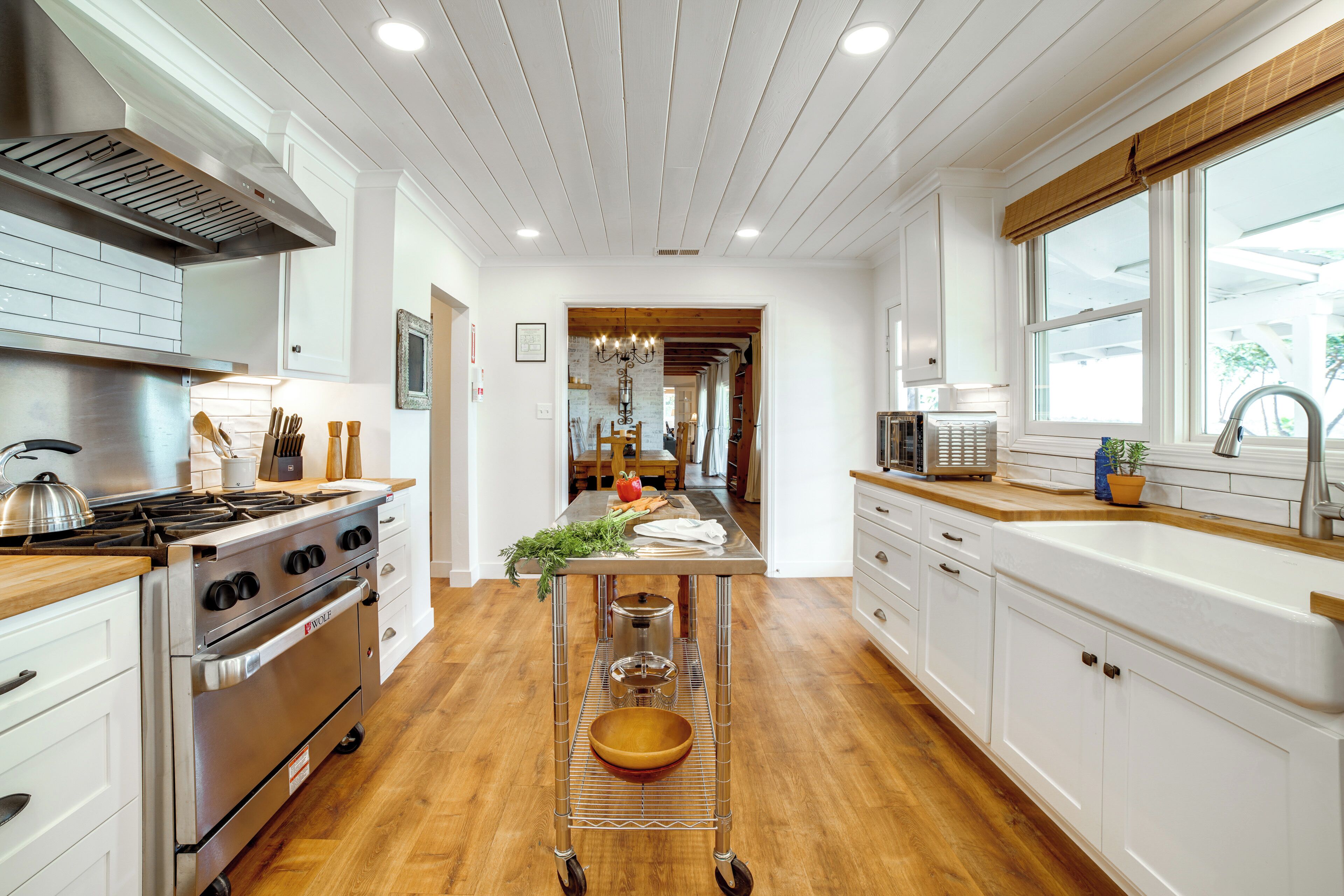 Réfrigérateur, micro-ondes, plaque de cuisson, lave-vaisselle