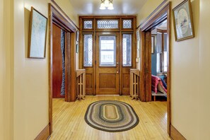 Interior - Steps to Dtwn Sault Ste Marie: Historic Home! (Sault Ste. Marie)