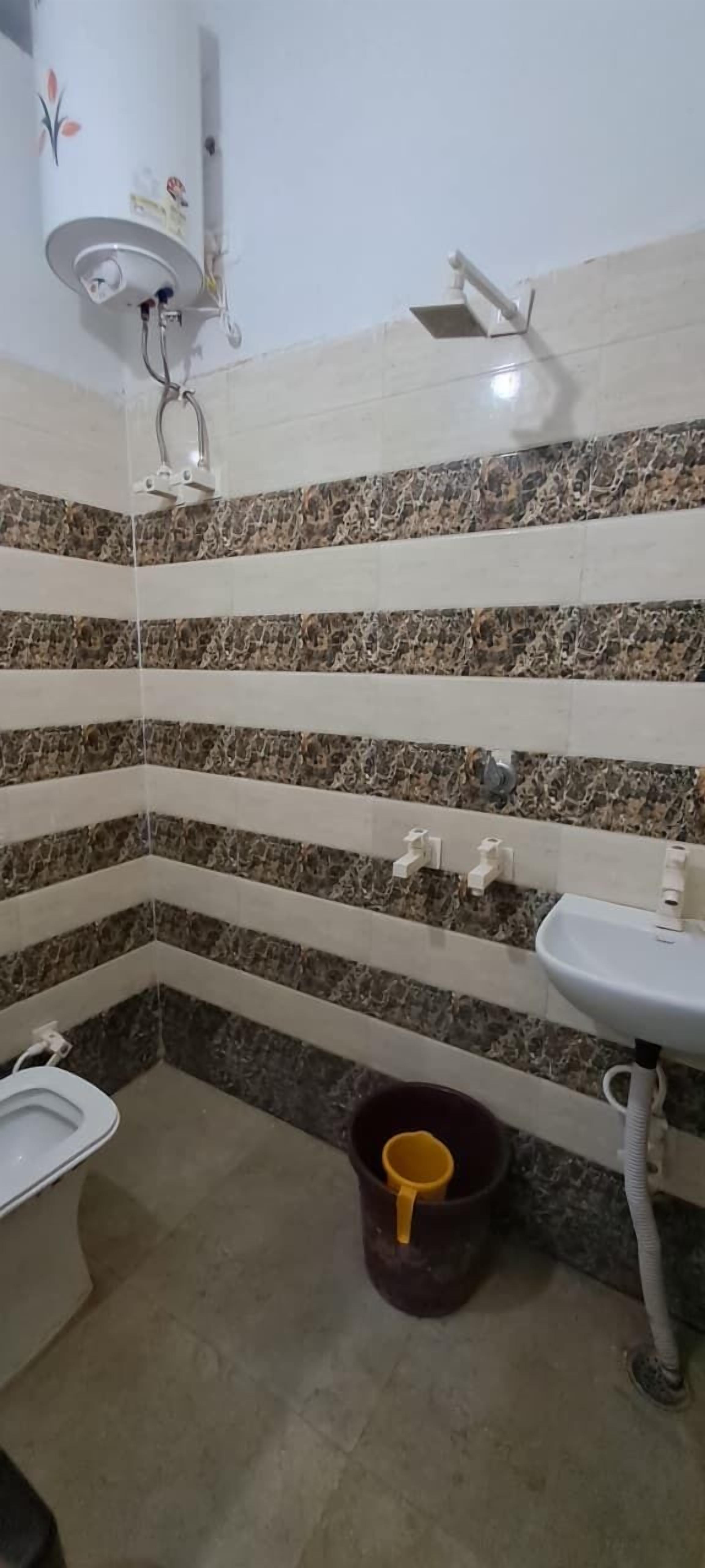 Shower, towels, soap, shampoo