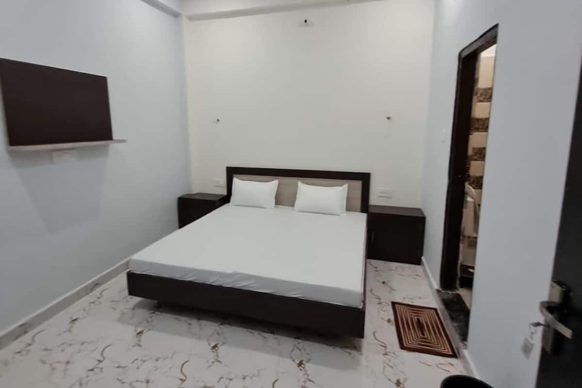 Double Room | Free WiFi