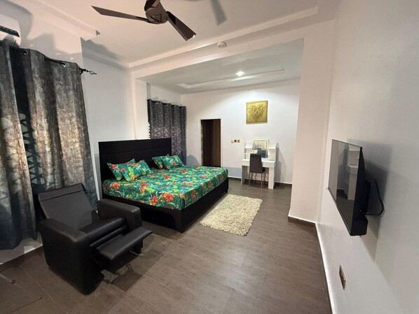 Luxury Room - Miky Hillside Lodge (Sunyani)