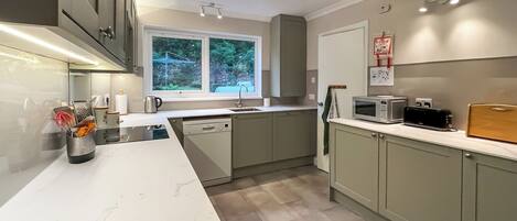 Diskmaskin och barnstol