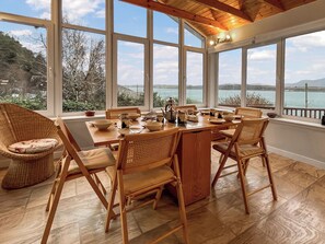 Dining - 4 bedroom accommodation in Appin (Appin)