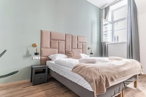Basic Apartment | Iron/ironing board, free WiFi - Chic 1BR Apartment Near Westbahnhof (Vienna)