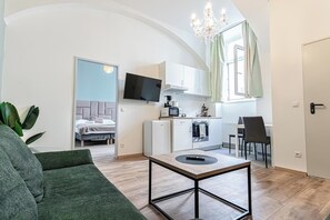 Basic Apartment | Iron/ironing board, free WiFi - Chic 1BR Apartment Near Westbahnhof (Vienna)