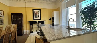 Stunning exclusive apartment in Clifton, Bristol, UK 2 bedrooms 6 beds 2 baths