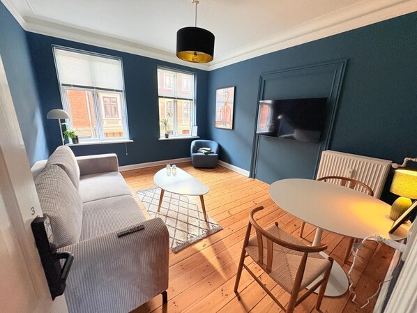 Comfort Room | Laptop workspace, free WiFi - Greenbrook Blue Suites (Aalborg)