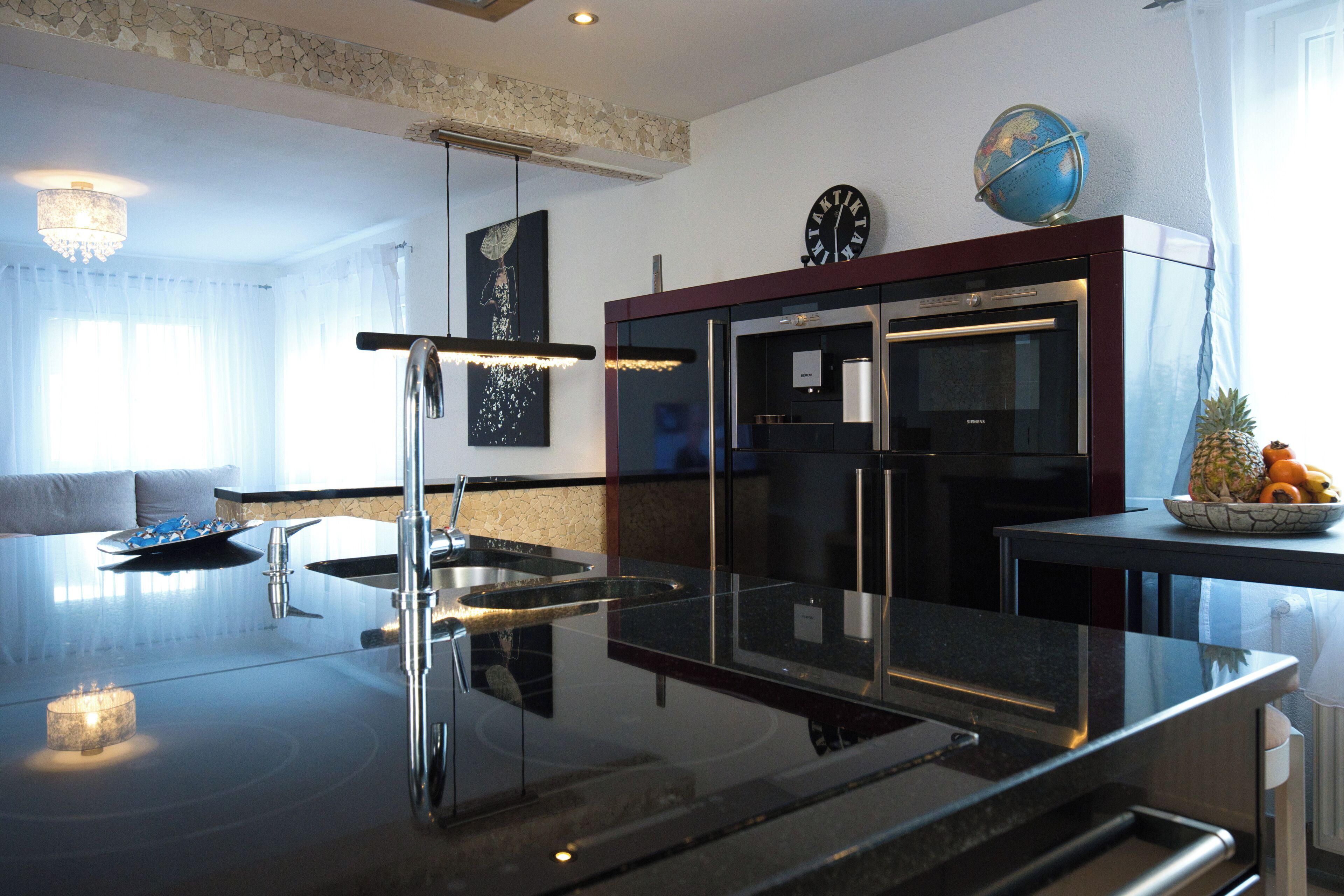 Geladeira, micro-ondas, fogão, cooktop