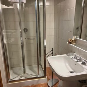 Classic-Doppel- oder -Zweibettzimmer | Badezimmer