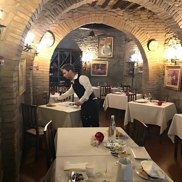 Restaurant - Locanda Il Pino (San Gimignano)